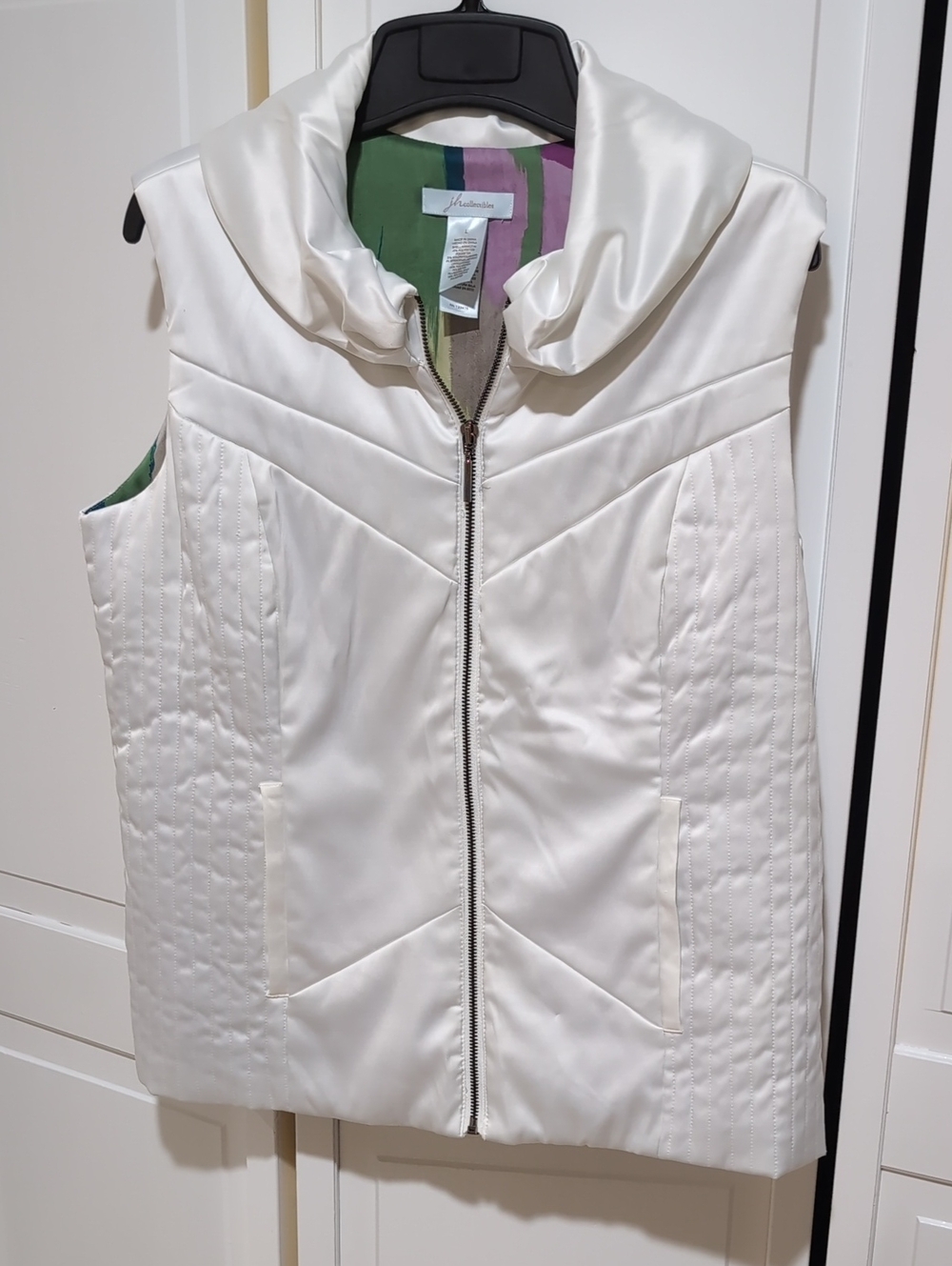 JM Collection Cream Quilted Vest with Stand Collar - Large